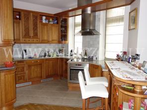 Эксклюзивная 2-ух этажная квартира в центре Риги