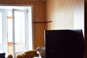 Однокомнатная квартира с застекленным балконом по ул. Строителей в г. Данков Липецкой области