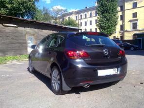 Opel Astra J , 2011 1.6let   180 ..