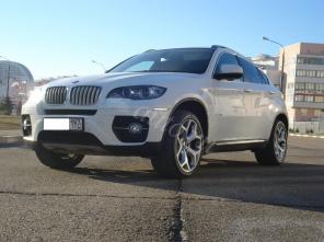   BMW X6 5.0 