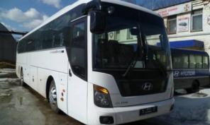   Hyundai Universe Luxury 2012. 