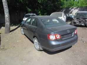 Volkswagen Jetta V 1.6 DSG