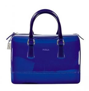   Furla   .