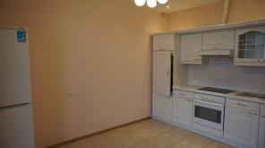 продам крупногабаритную 1-комн. Академгородок 12а