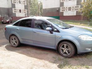  Fiat Linea 2011 .