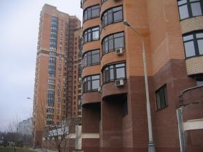 Продается хорошая, уютная 3-х комнатная квартира студийного плана