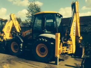 - JCB 4CX 2010    