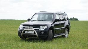  : Mitsubishi Pajero 2007.