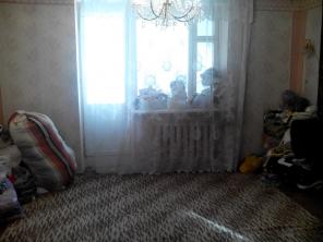 Продается квартира в Евпатории, трехкомнатная, в самом центре