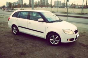  Skoda Fabia 2008 .