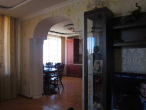 Таганрог, 2-х комнатная квартира, 100 м2, 8/8 эт кирп дома.