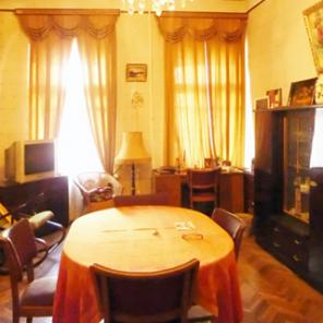 Трехкомнатная квартира 78 кв.м на набережной реки Мойки