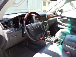   LEXUS LX 570 