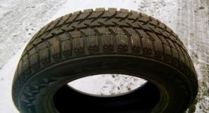 зимние шипов. новые Bridgestone195/65r15 Ice Cruis